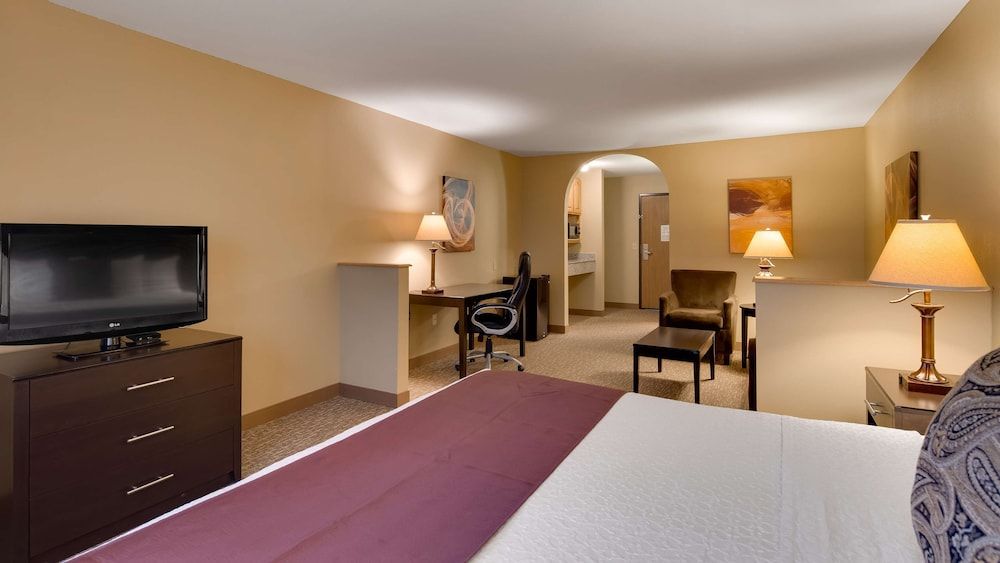 Best Western West Hills Inn