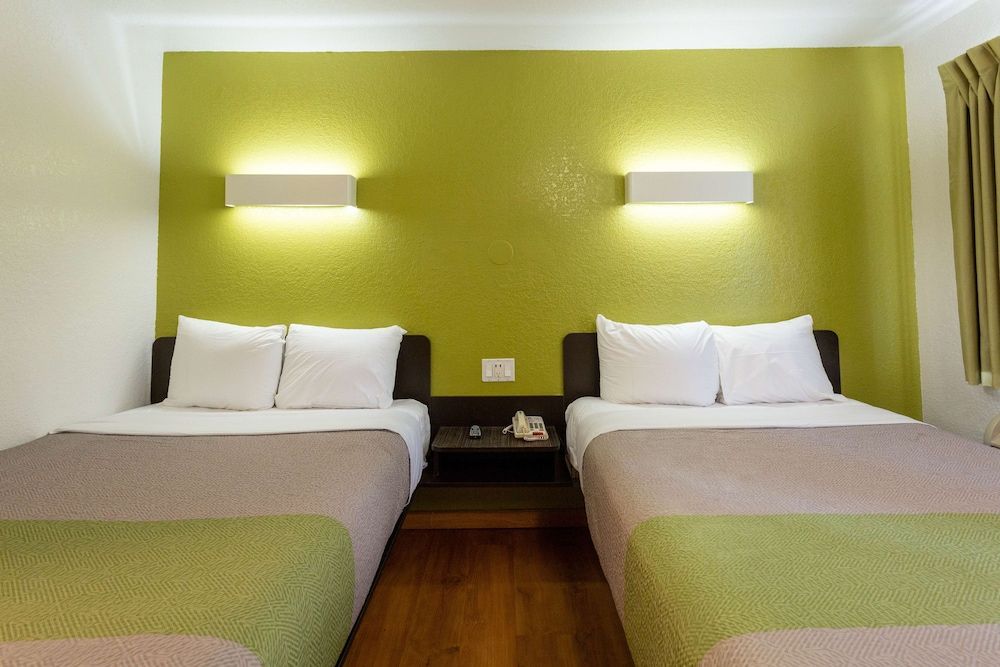 Motel 6 Camp Springs, DC - South Camp Springs Standard Room, 2 Double Beds, Non Smoking 3