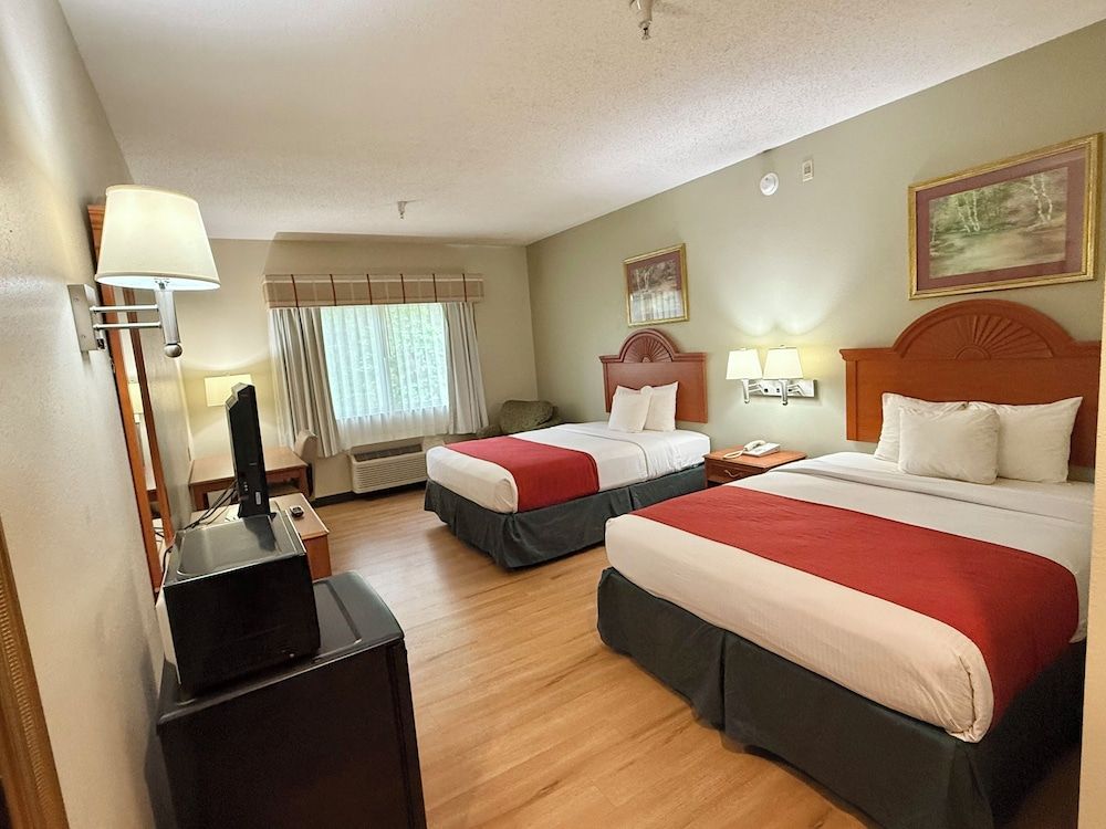 Americas Best Value Inn Wiggins Room, 2 Queen Beds, Non Smoking 7