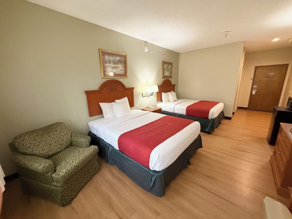 Americas Best Value Inn Wiggins Room, 2 Queen Beds, Non Smoking 5
