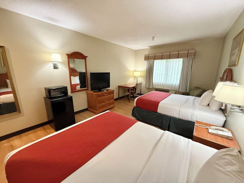Americas Best Value Inn Wiggins Room, 2 Queen Beds, Non Smoking 6