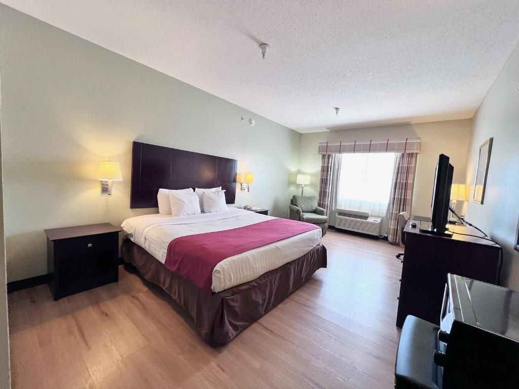 Americas Best Value Inn Wiggins Accessible King Bed 7
