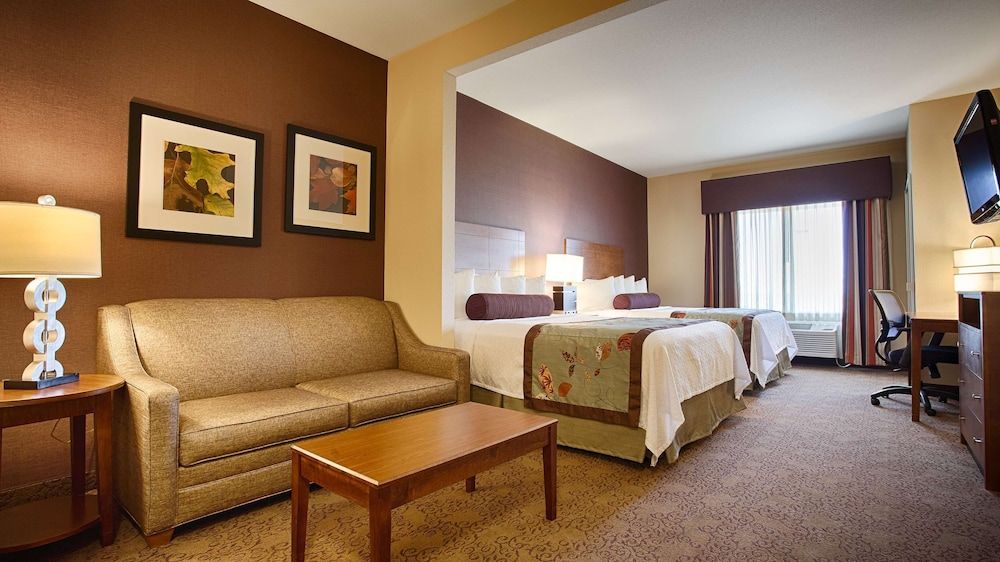 Suite, 2 Queen Beds, Non Smoking, Refrigerator & Microwave (with Sofabed)