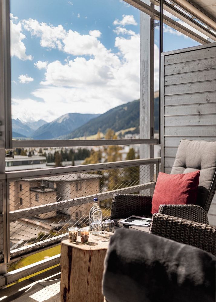 AMERON Davos Swiss Mountain Resort Standard Double Room, 2 Twin Beds 3