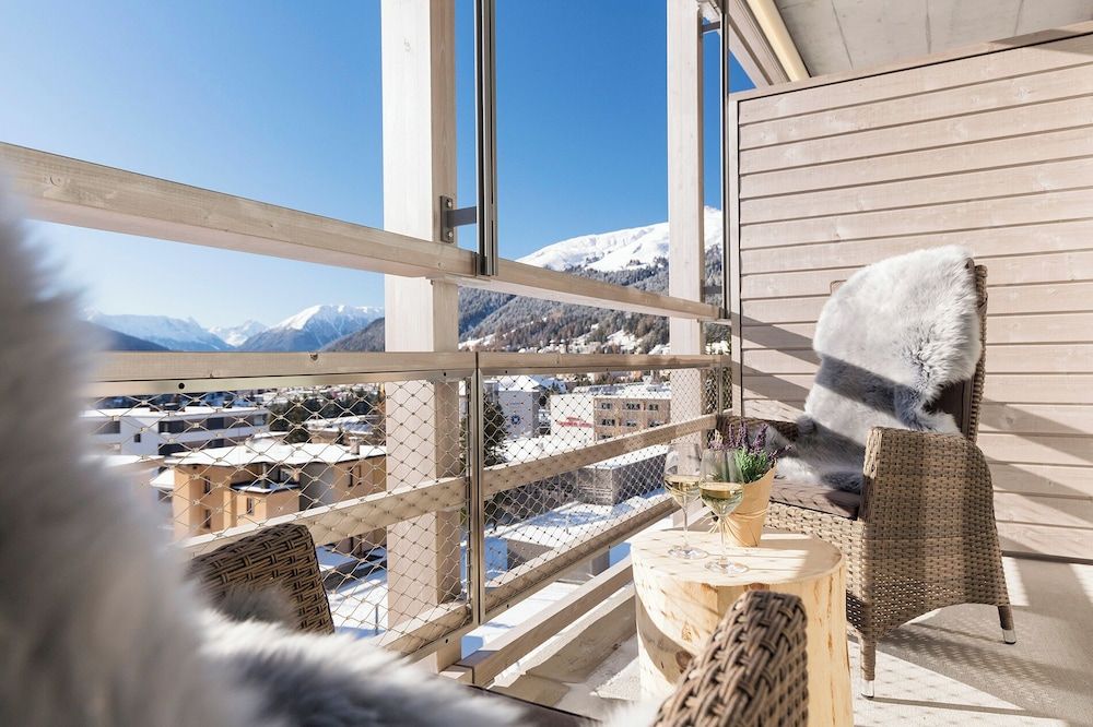 AMERON Davos Swiss Mountain Resort Junior Suite, Mountain View 5