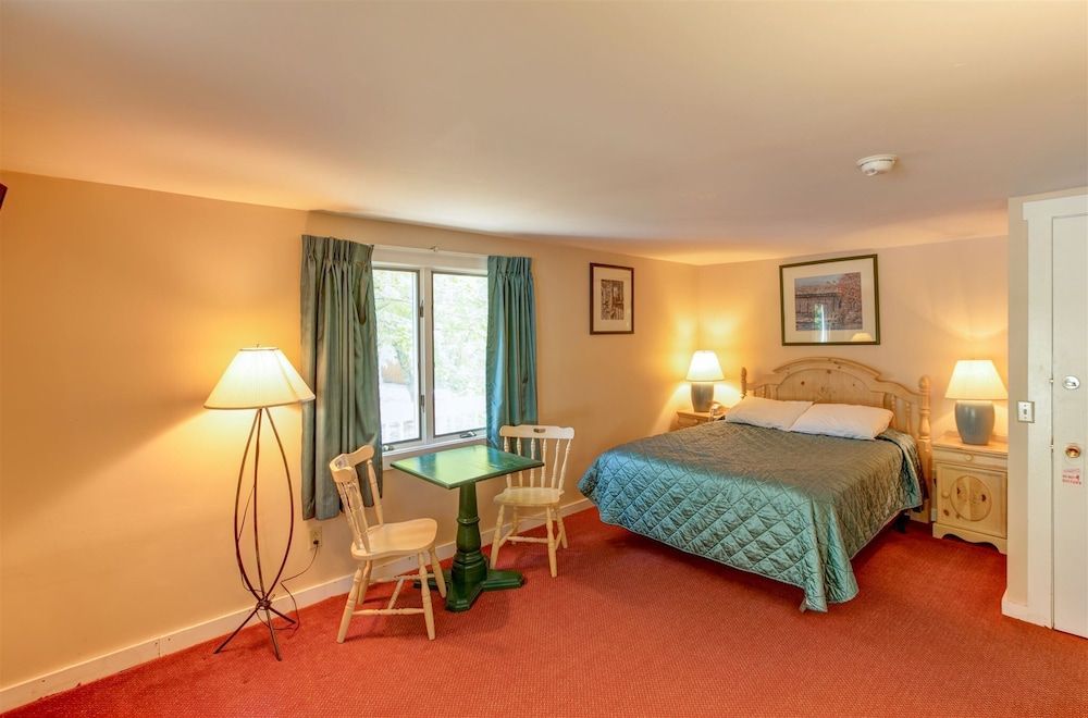 Standard Room 1 Queen - No Pets