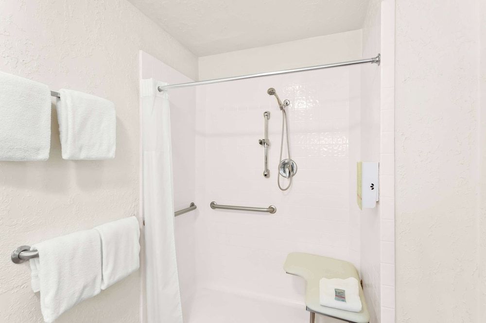 Surestay Plus Hotel by Best Western Susanville Standard Room, 2 Queen Beds, Accessible, Non Smoking 2