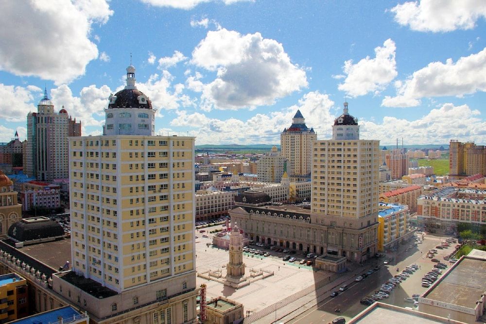 Deluxe Room, 1 King Bed, City View