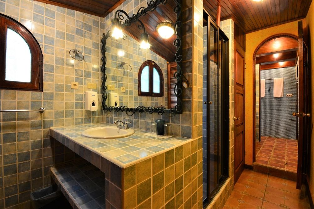 La Mansion Inn Arenal Deluxe Villa, 2 Bedrooms, Terrace, Garden View 9