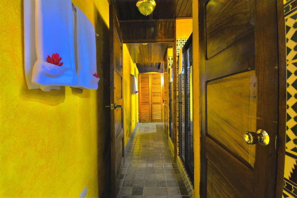 La Mansion Inn Arenal Villa, 2 Bedrooms, Refrigerator, Lake View (Queen Cottage) 3