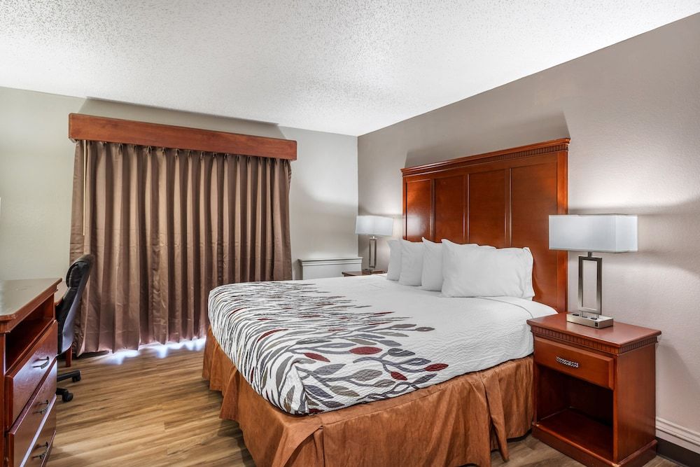 Suite, 1 King Bed, Non Smoking