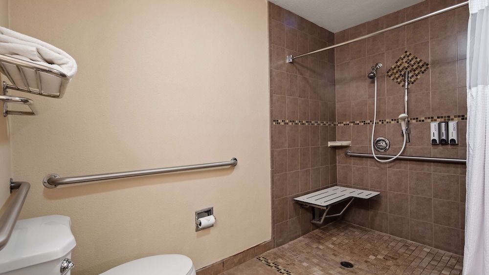 Best Western Apricot Inn Standard Room, 1 Queen Bed, Accessible, Non Smoking 3