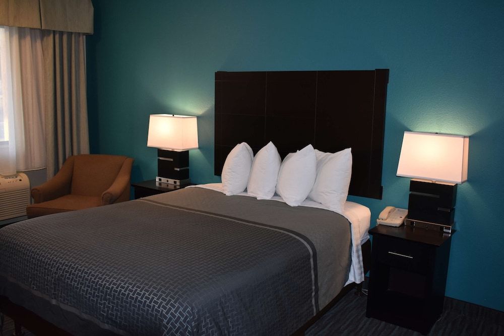 Best Western Apricot Inn Standard Room, 1 Queen Bed, Accessible, Non Smoking 2