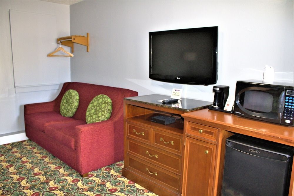 Campbell's Motel Family Studio Suite 5