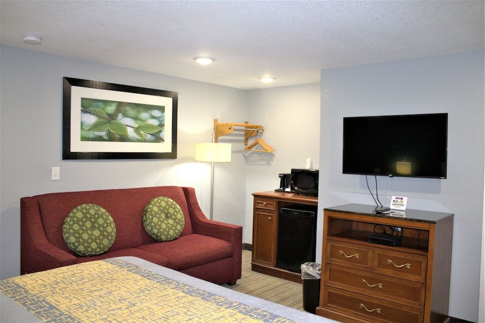 Campbell's Motel Family Studio Suite 4