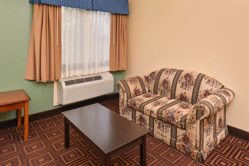 Americas Best Value Inn Baytown Room, 2 Queen Beds 8