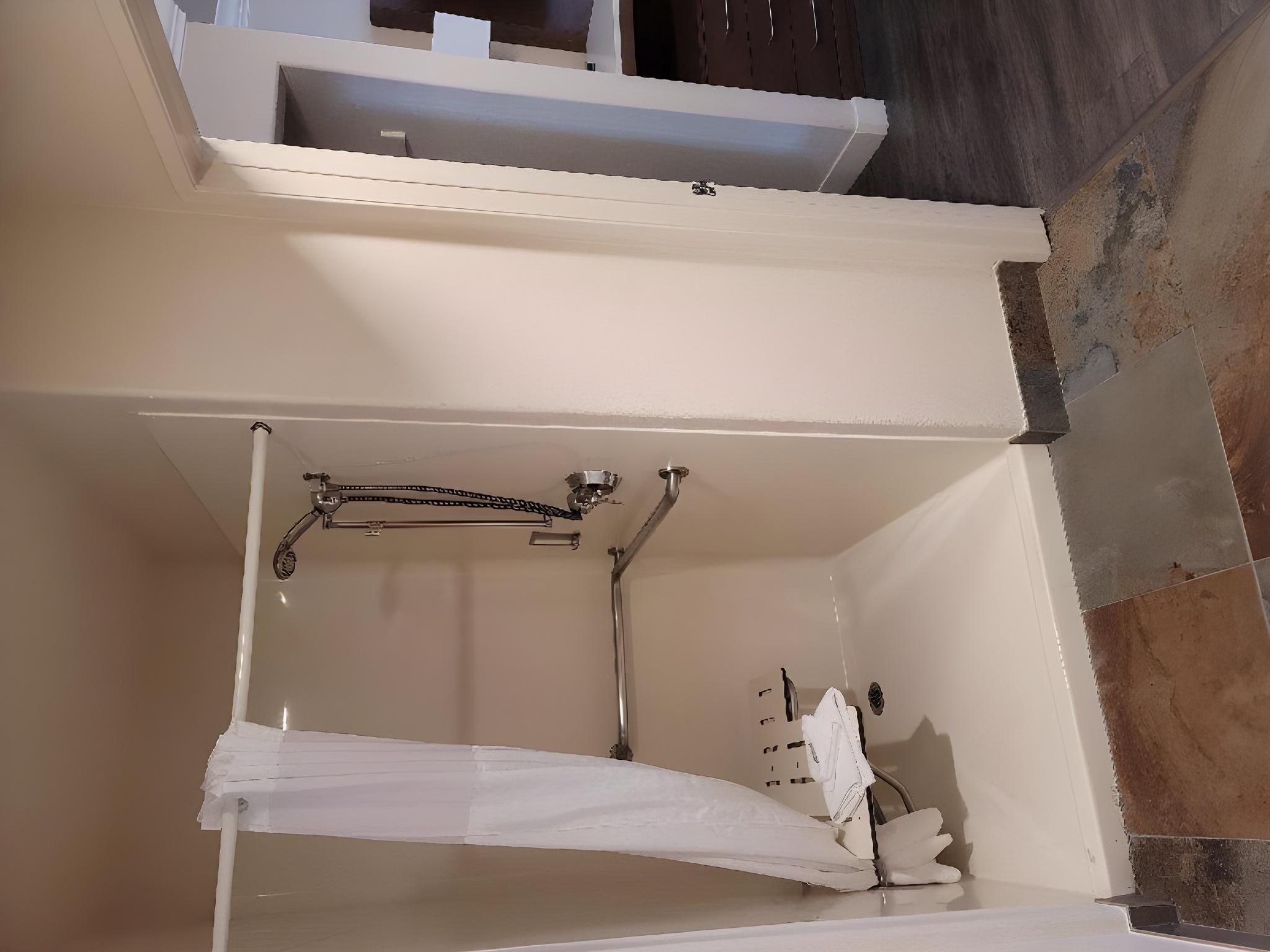 Accessibility - 1 Queen Bed, Walk-in Shower, Nonsmoking