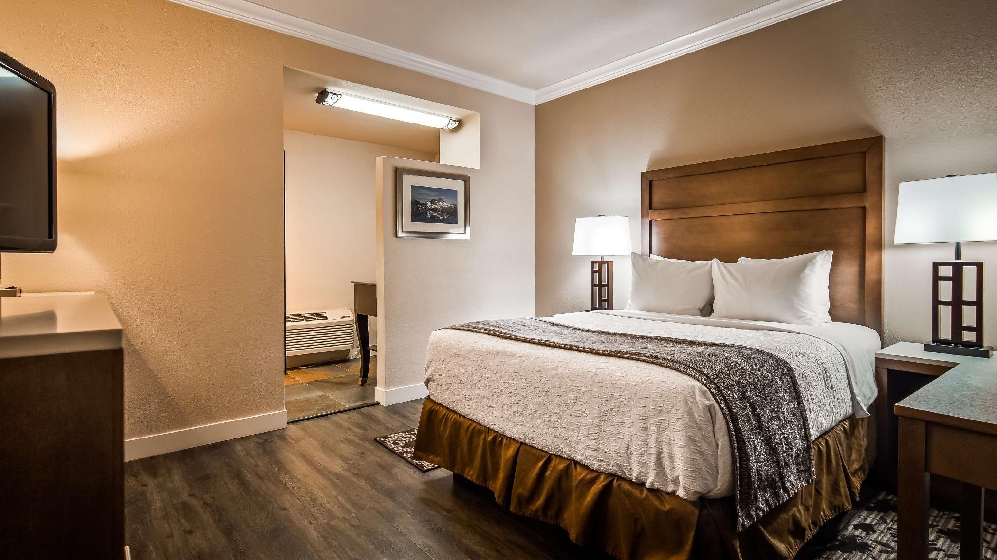 Accessibility - 1 Queen Bed, Walk-in Shower, Nonsmoking
