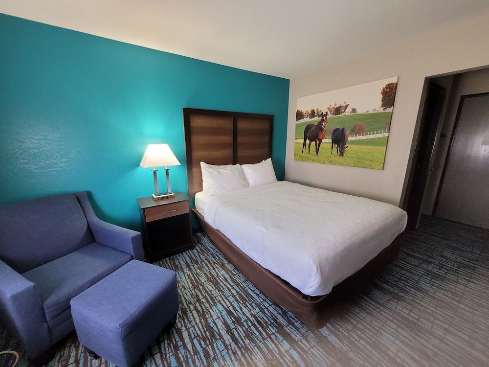 Standard Room, 1 Queen Bed, Non Smoking
