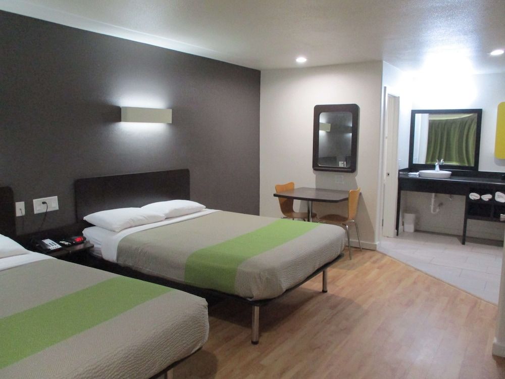 Deluxe Room, 2 Queen Beds, Accessible, Non Smoking