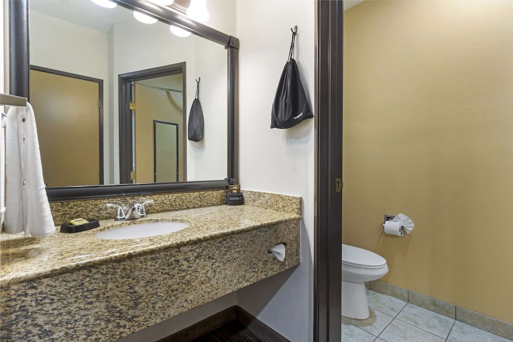 Suite, 1 King Bed, Non Smoking, Jetted Tub (Full Kitchen)