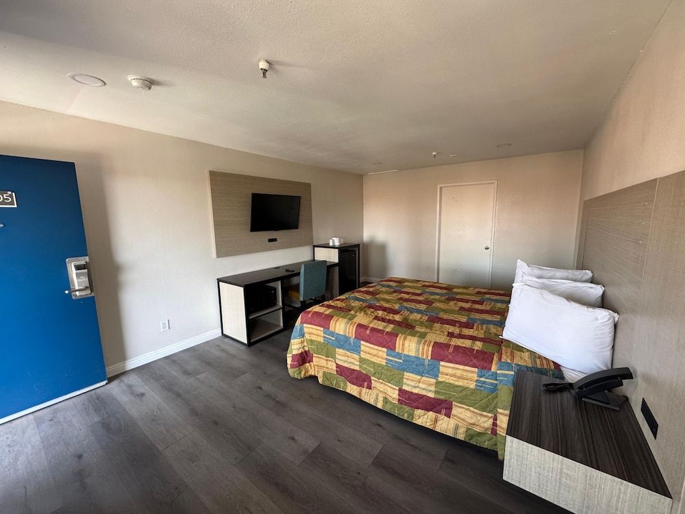 Five Star Inn West Covina Deluxe Room 2
