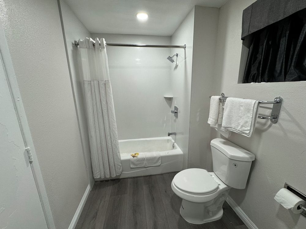 Five Star Inn West Covina Deluxe Room 4