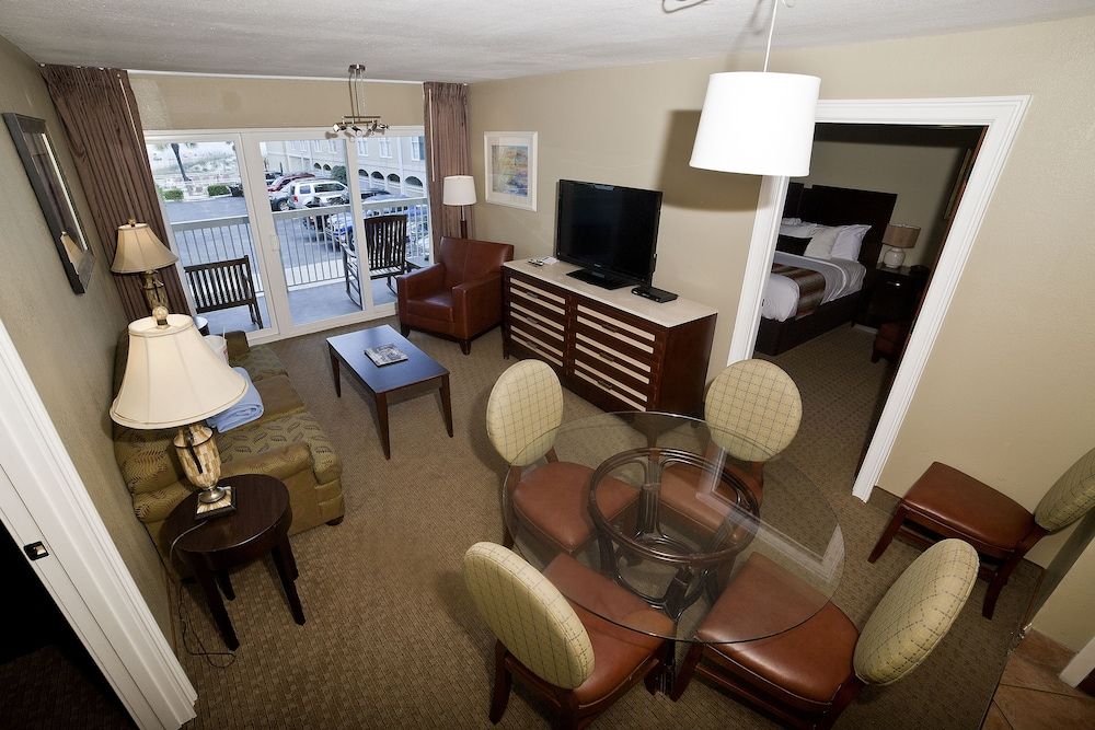 DeSoto Beach Hotel Family Suite 6