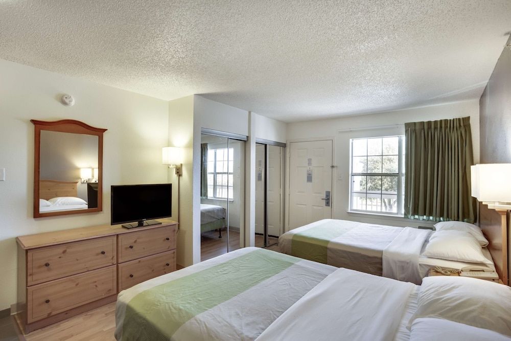 Standard Room, 2 Double Beds, Smoking