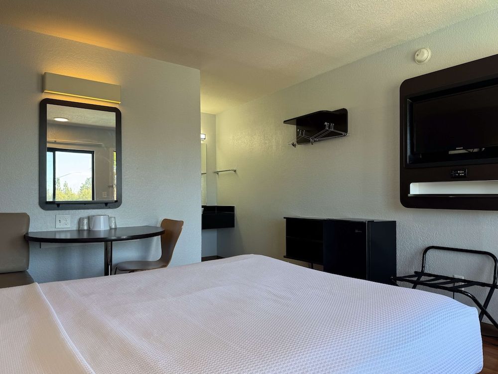 Standard Suite, 1 Queen Bed, Non Smoking