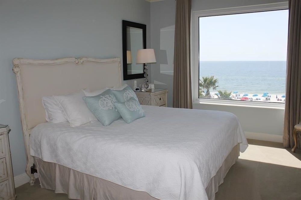 Luxury Condo, 3 Bedrooms