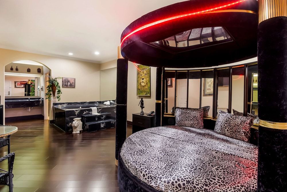 undefined Americas Best Value Platinum Inn & Suites 10