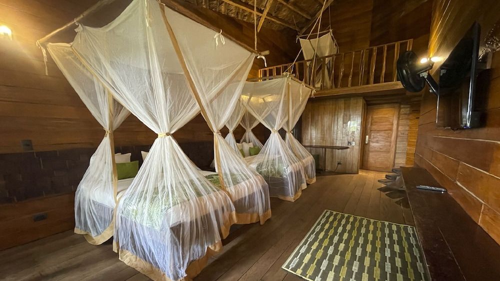 Hotel On Vacation Amazon Standard Quadruple Room 5