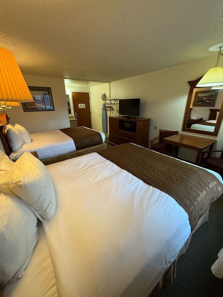 Standard Room, 2 Queen Beds, Accessible Bathtub, Non Smoking