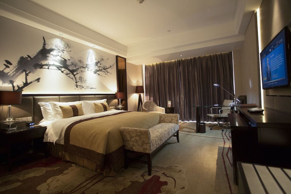 Executive Room, 1 King Bed, Smoking