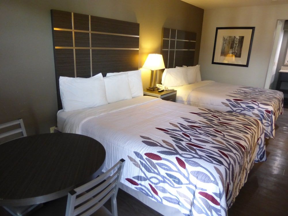 Deluxe Room, 2 Queen Beds, Smoking