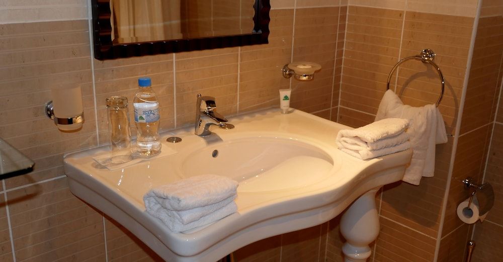 Gorillas Golf Hotel Standard Room, Park View 3