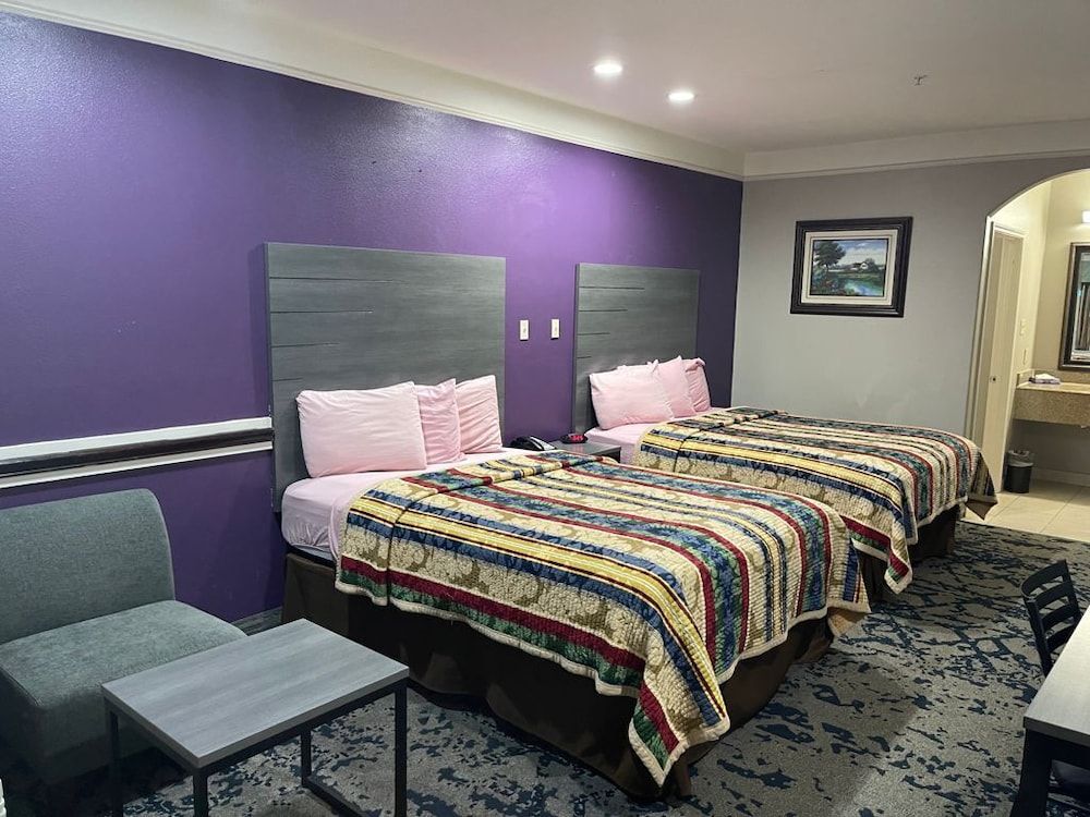 Scottish Inns and Suites Alvin Basic Double Room 4