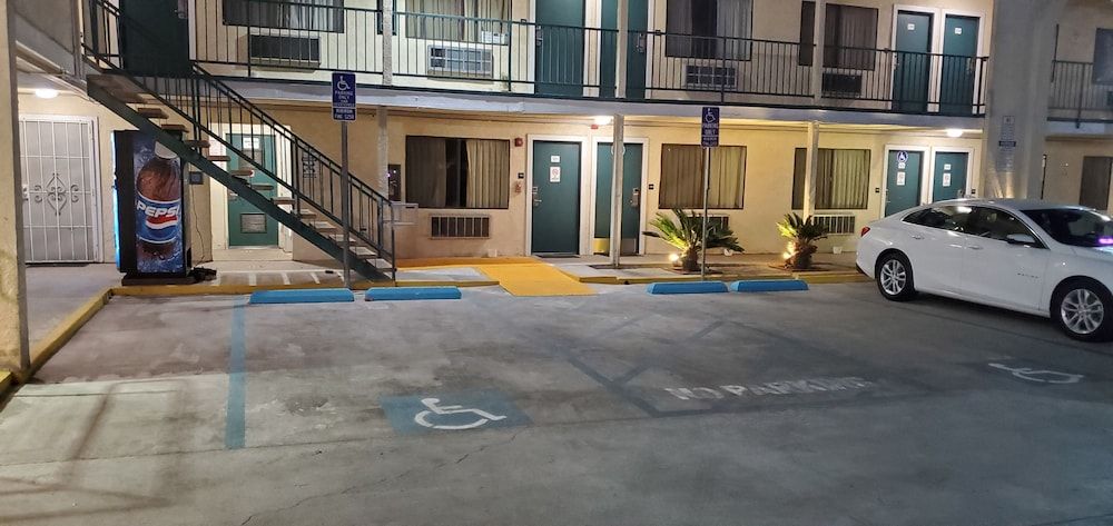 undefined Anaheim National Inn 7