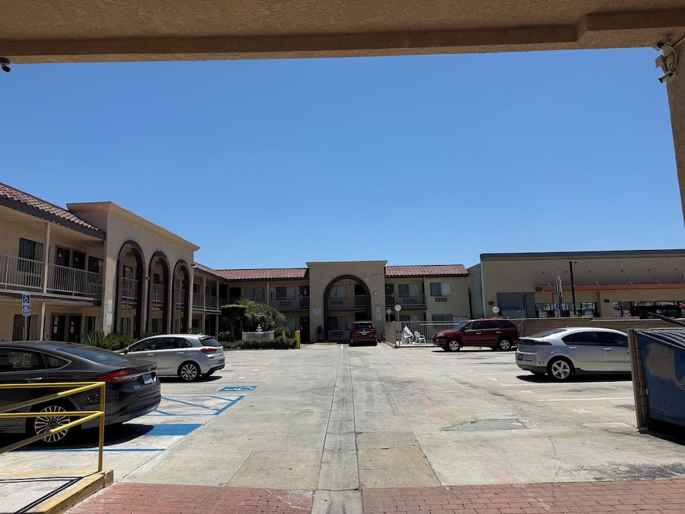 undefined Anaheim National Inn 4