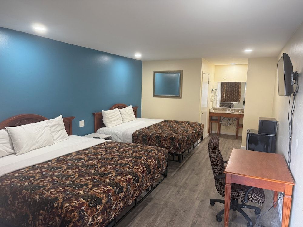 undefined Anaheim National Inn 9