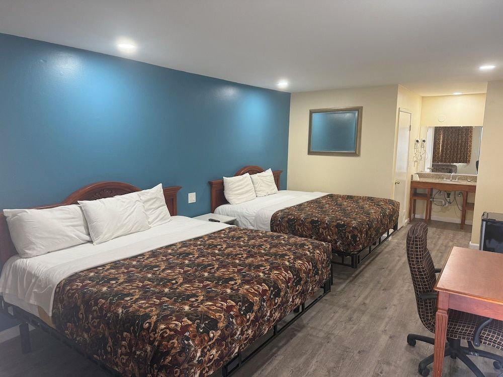 undefined Anaheim National Inn 8
