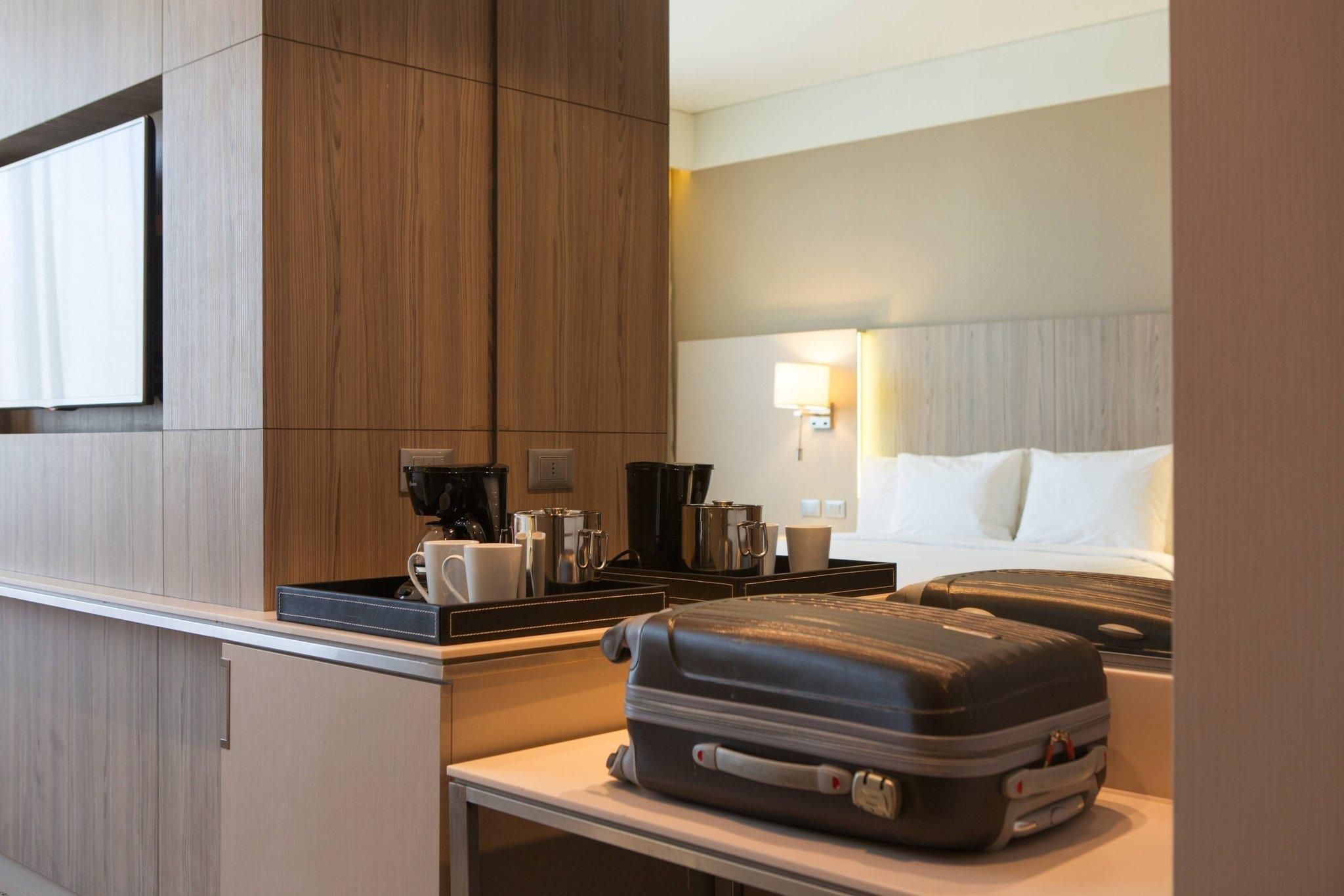 Guest room, 1 King, Mountain view