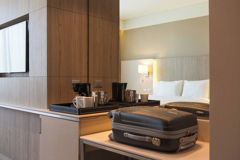 Courtyard Santiago Las Condes Room, 1 King Bed, City View 7