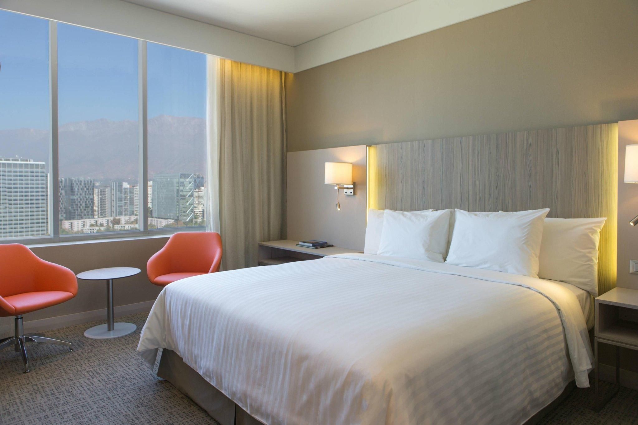 Guest room, 1 King, City view