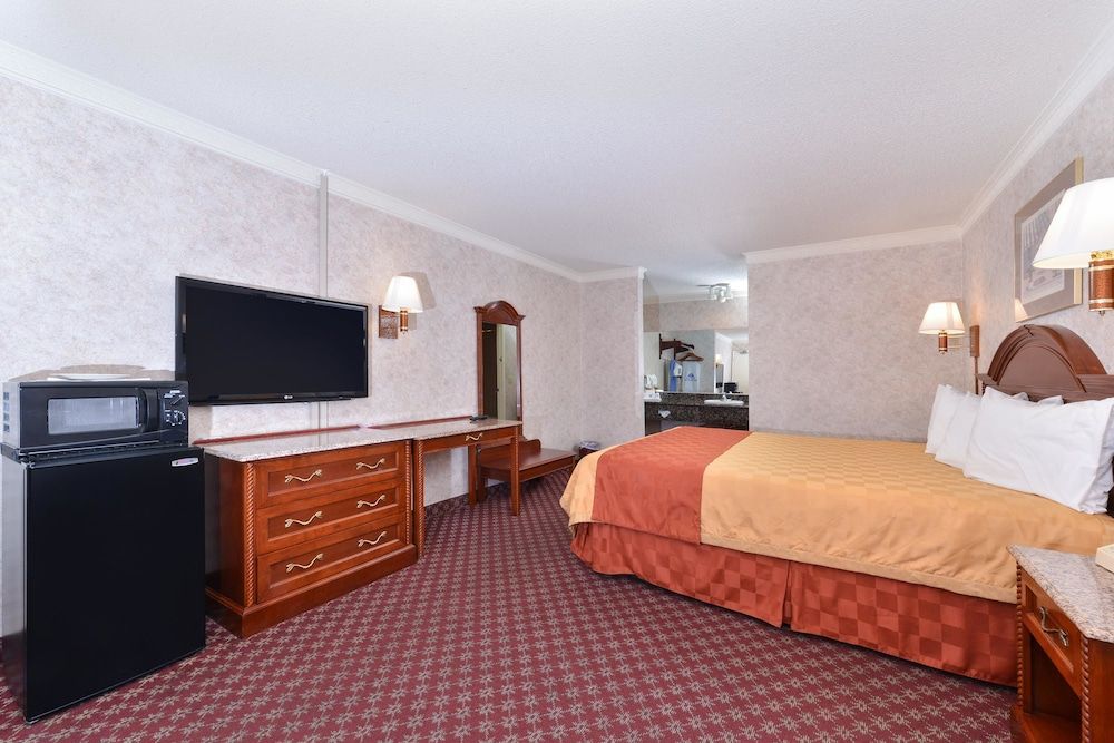 Suite, 1 King Bed, Non Smoking