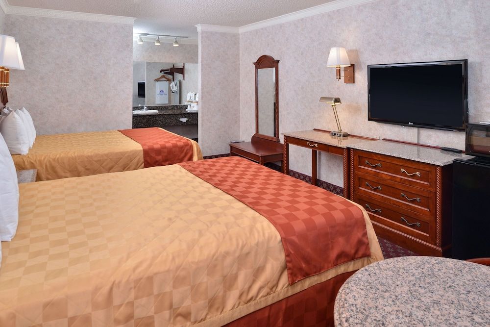Room, 2 Queen Beds, Smoking