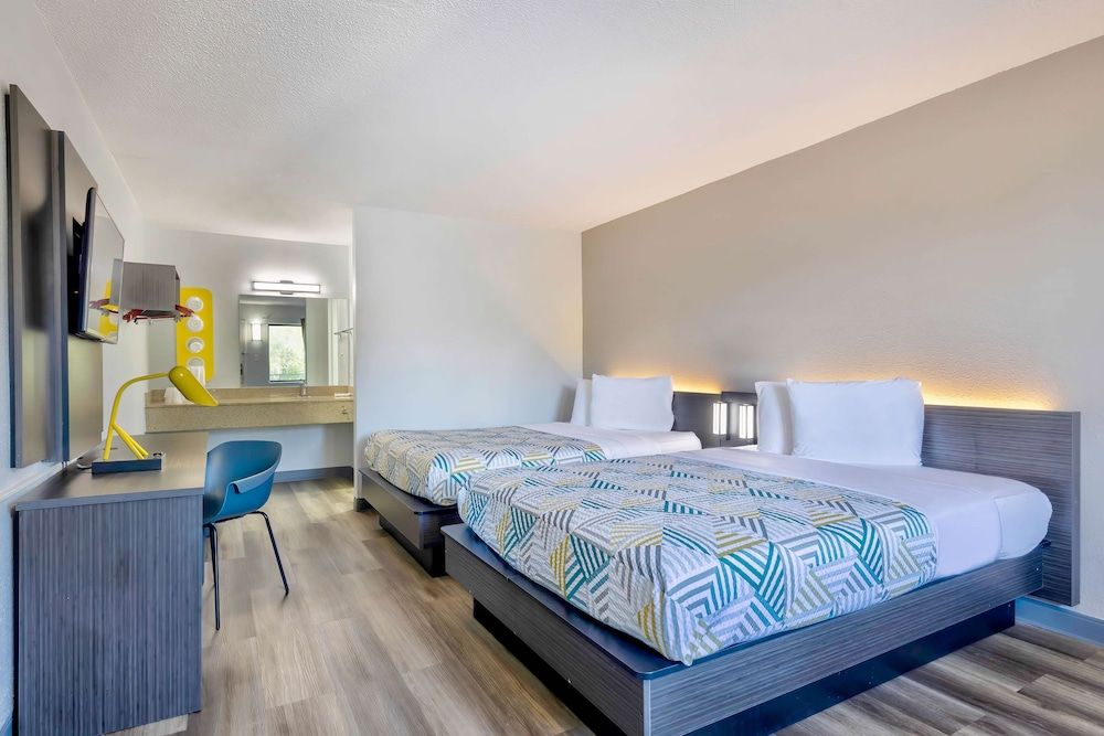 Motel 6 Hammond, IN - Chicago Area Standard Room, 2 Double Beds, Non Smoking