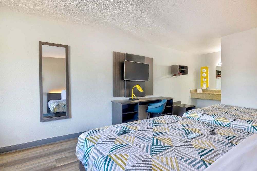 Motel 6 Hammond, IN - Chicago Area Standard Room, 2 Double Beds, Non Smoking 2