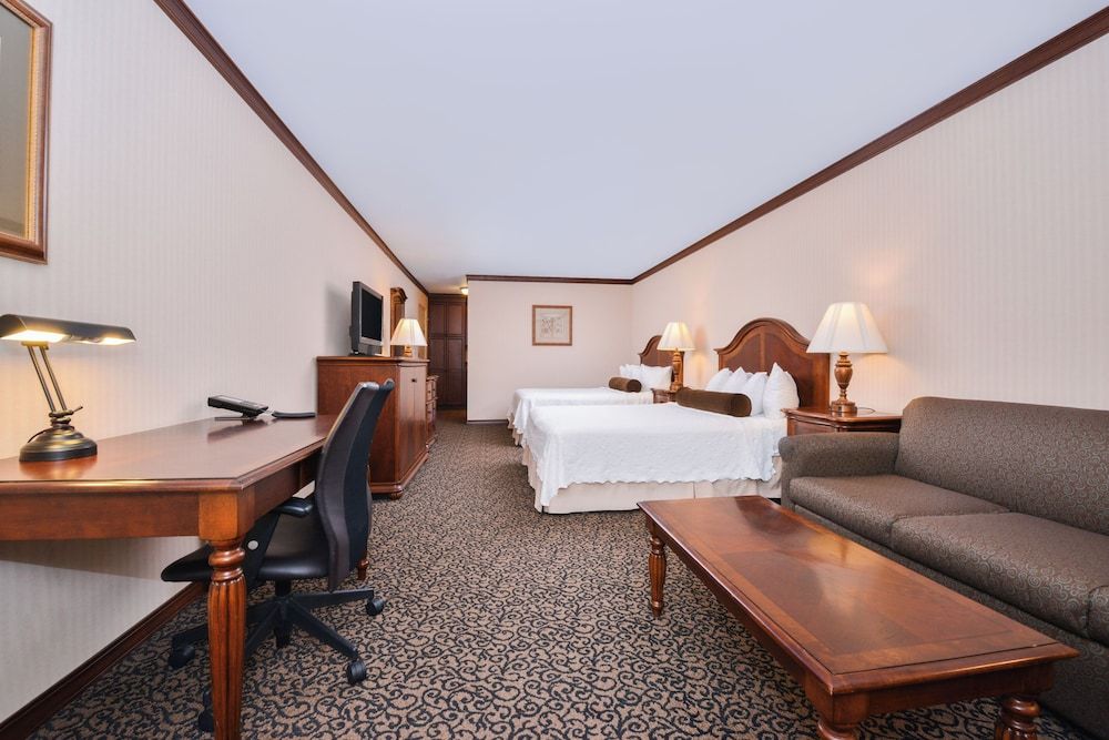 Standard Room, 2 Queen Beds, Balcony, Lake View (with Sofabed)